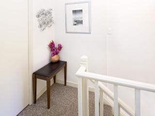 Lakeside Townhouse - 2BR Modern Townhouse l Lake Views l Balcony l Walking Distance To Town - Cataratas de Vitória - 1