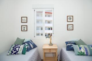 A cozy and elegant townhouse across the beach - 1