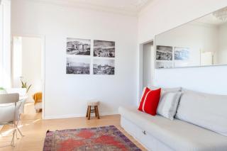 Alfama Amazing Scenic River and City View Charming apartment With 2 bedrooms and AC 19th Century Building - 2