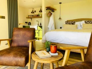 The Burrow at no. 84 - 5