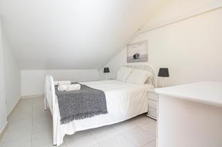 Nazaré 2BR Near Beach - 0