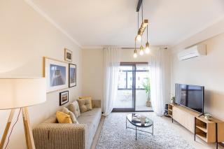 2BR Flat in Bonfim w/ AC & Balcony by LovelyStay - 0