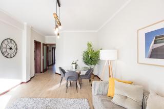 2BR Flat in Bonfim w/ AC & Balcony by LovelyStay - 4