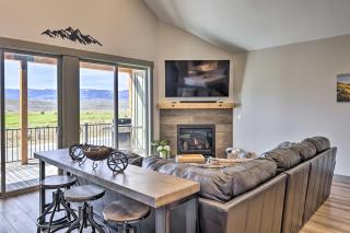 3 Mi to Granby Ranch Townhome with Balcony and Views - 6