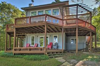 Dock and Kayaks Lakefront Hot Springs Home - 9