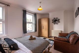 Victorian 3 bed City Centre House - Free Parking - 9