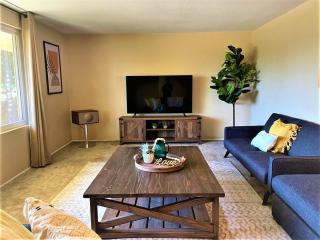 Luxe 4BR 2BTH l Pool & Grill l Central Location l Mountain View l Family Vacation l RV Site - Sierra Vista - 1