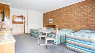 Rodney Motor Inn - 2