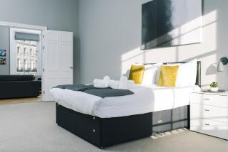 JOIVY Modern 1 bed flat next to Haymarket Station - 4