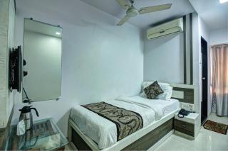 Hotel City View - Navi Mumbai - 8