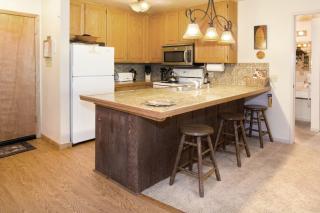 St Anton Courtyard View 2-Bedroom Condos with Pool & Jacuzzi - 9