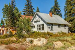 Brighton Sunflower Chalet - 1