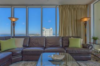 The Colonnades II - 8