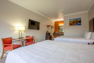 Wildflower Inn at Bell Rock - 2