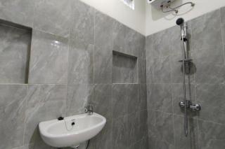 RedDoorz near Rita Super Mall Purwokerto - 4