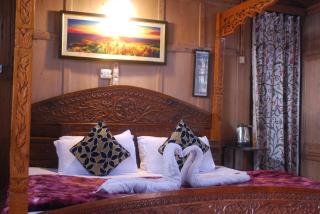 Young Shahzada Group of Houseboats - Srinagar - 0