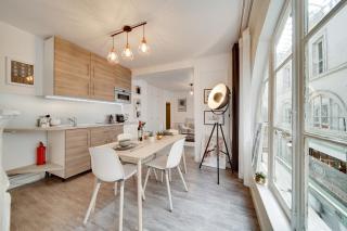 Stunning Historical Parisian Flat - Louvre Area - París - 9