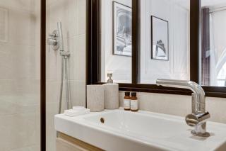 Stunning Historical Parisian Flat - Louvre Area - París - 3