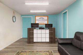 Dover Inn and Suites - 5