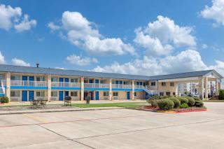 Days Inn by Wyndham Baytown TX - Baytown - 0