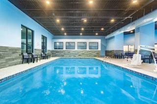 La Quinta by Wyndham Joplin - 3