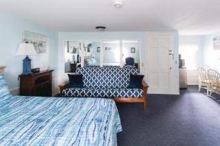 A Beach Breeze Inn - West Harwich - 3