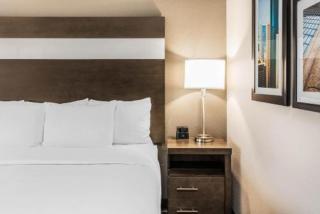 La Quinta Inn and Suites by Wyndham Houston Spring South - Spring - 1