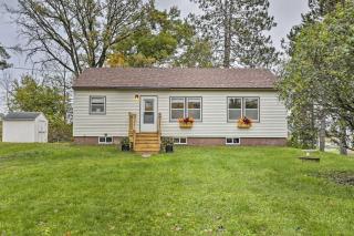 Birchwood Cottage with Red Cedar Lake Access! - 9