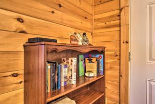 Rural Cabin Hideaway with Fire Pit and Mtn Views! - Parsons - 8