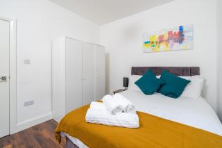 Stylish Central Watford 2 Bedroom and Sofa Bed Apartment with Free Parking - Watford - 4