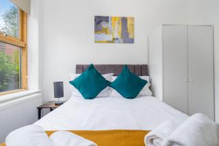Stylish Central Watford 2 Bedroom and Sofa Bed Apartment with Free Parking - Watford - 6