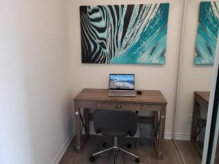 Luxurious Condo Apartment 1BR-1BA-1Office free parking - 6