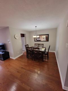Cozy 3 bedroom town house 20 min from Ottawa down town and airport - Ottawa - 8