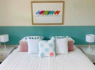 Botanic Racecourse Apartments - 1