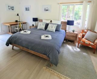 Rock Davis Luxury Beachouse - 100mtrs to Beach - Patonga - 6