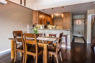 DELUXE SLOPESIDE Condo with 4th FLOOR VIEWS! Exclusive Home Available for Holiday only! BOOK today 1849 Condos 409 home - 1