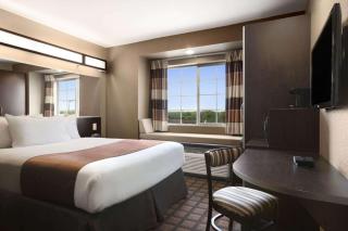 Microtel Inn & Suites by Wyndham Kenedy Karnes City - Kenedy - 6