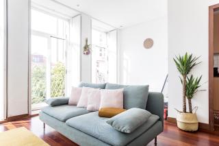 Bonjardim Studio w/ Balcony by LovelyStay - 0