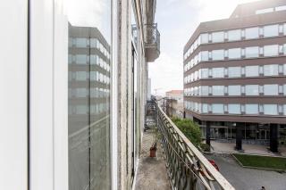Bonjardim Studio w/ Balcony by LovelyStay - Porto - 9