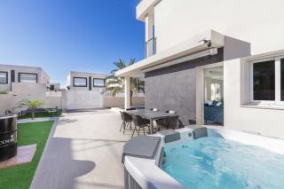Casa Bos Dolpfin Wellness Luxury Entire Villa Pool & Jacuzzi Gran Alacant near Beach - Puerto Marino - 7