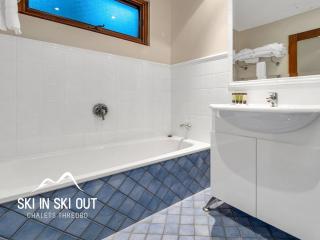 Ski In Ski Out #07 - 5