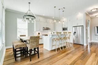 Seaside Paradise Retreat - Galveston - 6