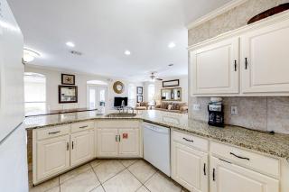 Emerald Shores Cottage - 9