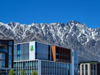 Holiday Inn Queenstown Remarkables Park - Queenstown - 0