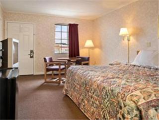 Days Inn by Wyndham Lenoir City - Lenoir City - 4