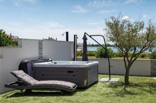 Beachfront villas with hot tubs Sun Garden - Privlaka - 7
