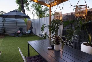 The Tropicana Courtyard - 6