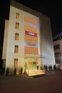 La Sara Hometel - Bangalore - 6