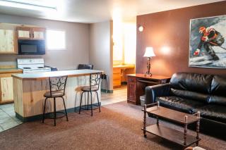 Circle R Motel - 7