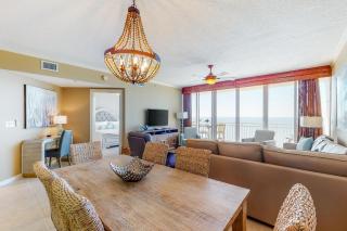 The Colonnades 302 - 8